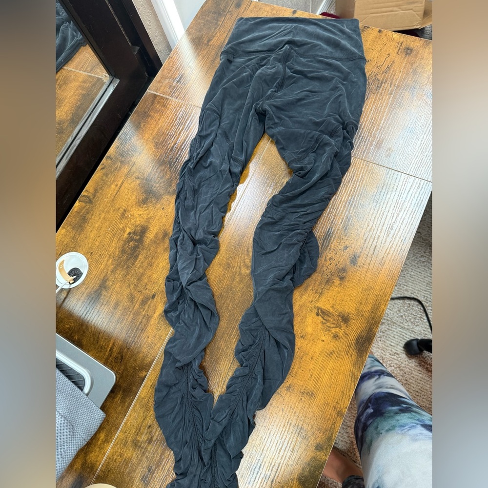 Lululemon leggings size 4